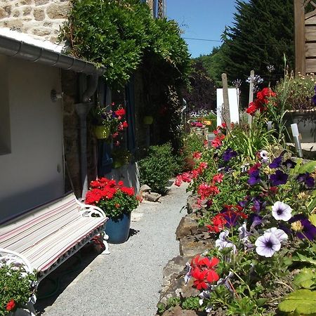 Bed and Breakfast Au Bon Accueil Saint-Marcan Exterior foto
