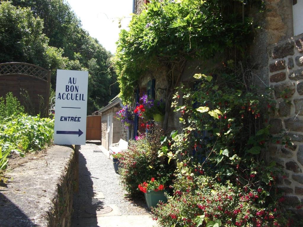 Bed and Breakfast Au Bon Accueil Saint-Marcan Exterior foto